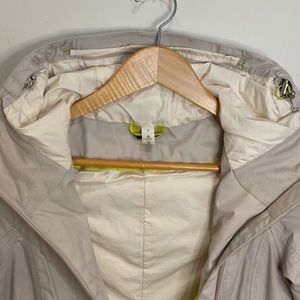 Lululemon Ceramic Cream Color Raincoat